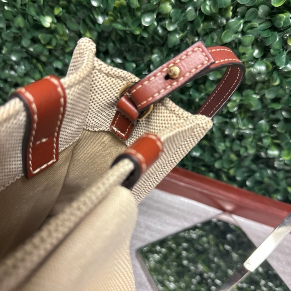 Chloe Small Woody Logo Strap Linen Tote - Picture 11 of 13